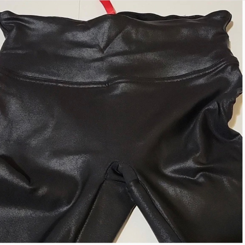 NEW SPANX FAUX LEATHER LEGGINGS